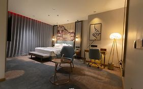 Golden New Hotel